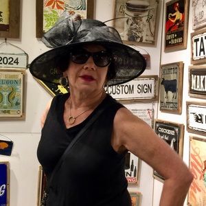 Meet your Posher, Zina